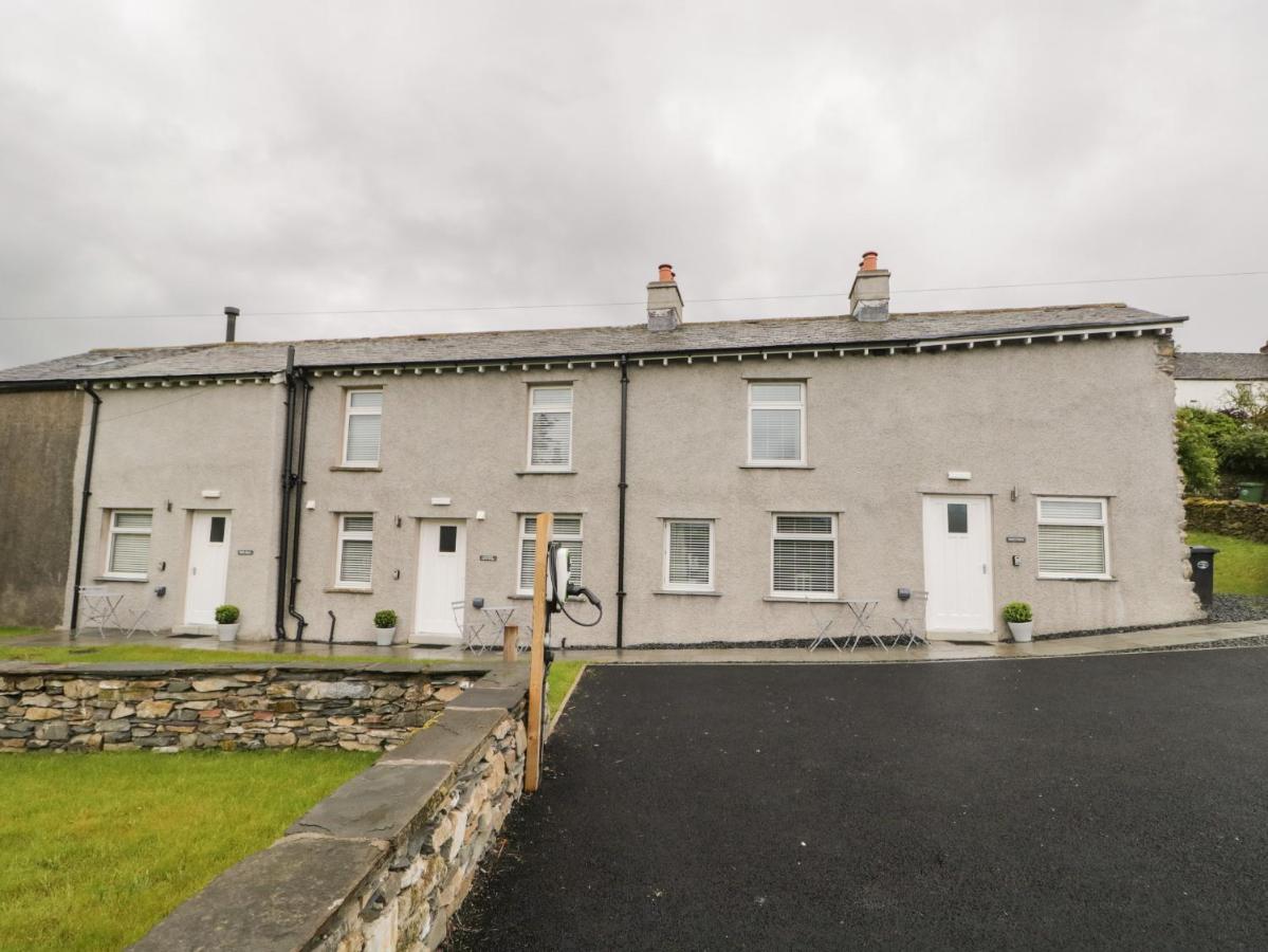 Oxen Park Farm Cottage Ulverston Exterior photo